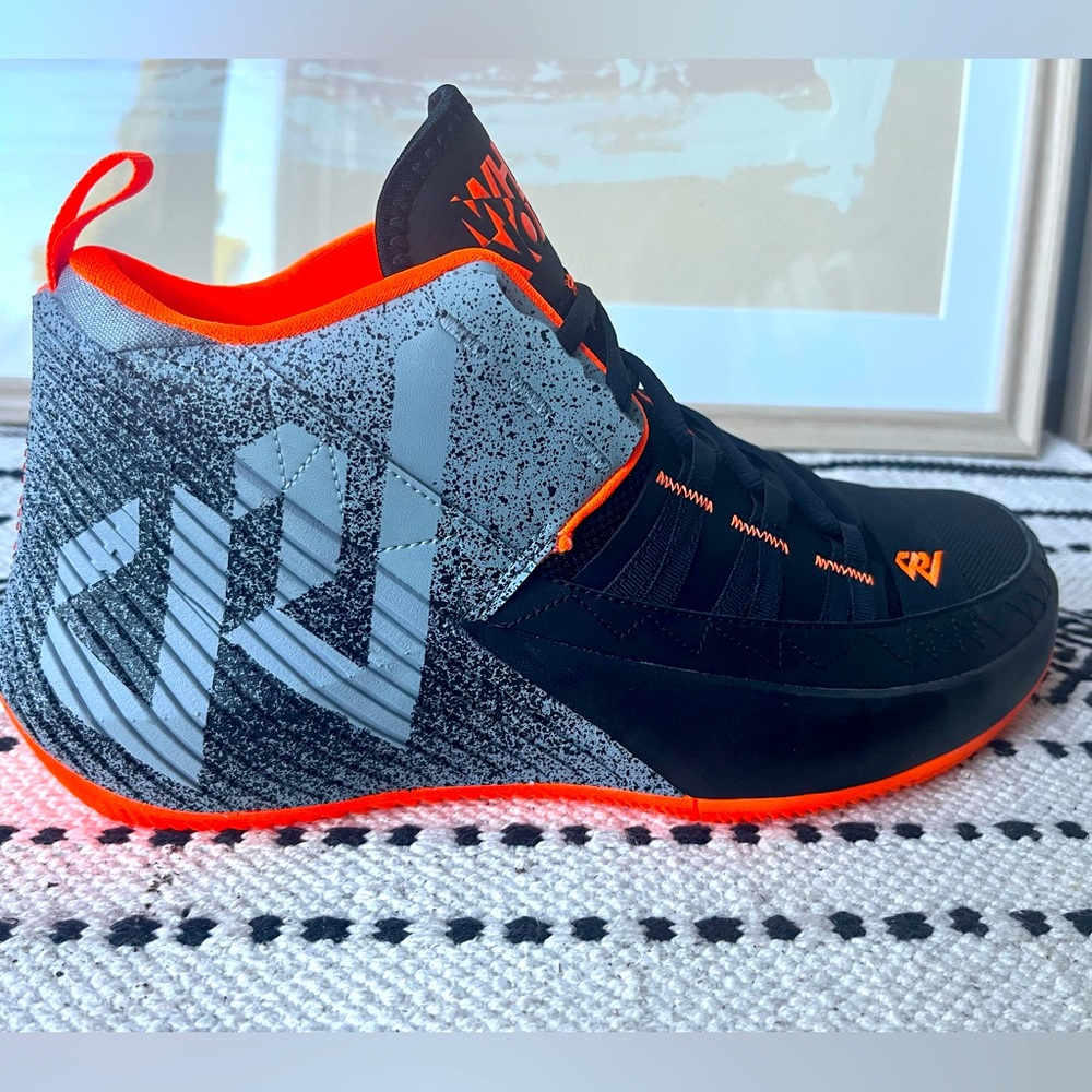 NWOT Jordan Why Not zer0.1 Chaos Total Orange